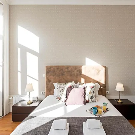 Lovelystay - Aurora Heights * Porto