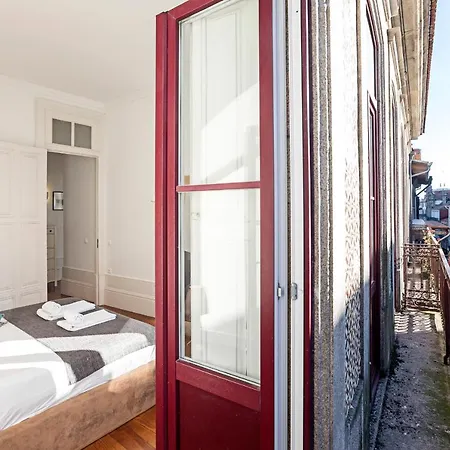 Lovelystay - Aurora Heights Porto