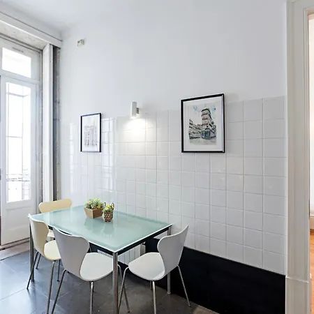 Lovelystay - Aurora Heights Apartment