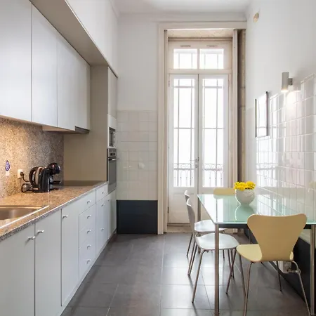 Lovelystay - Aurora Heights Porto
