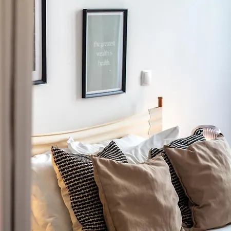 Lovelystay - Aurora Heights Porto